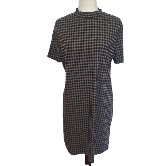 Suzy Shier Cowl Neck Grey and Black Gingham Short sleeve Dress - Picture 2 of 4